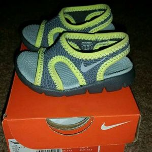 Nike infant sandals